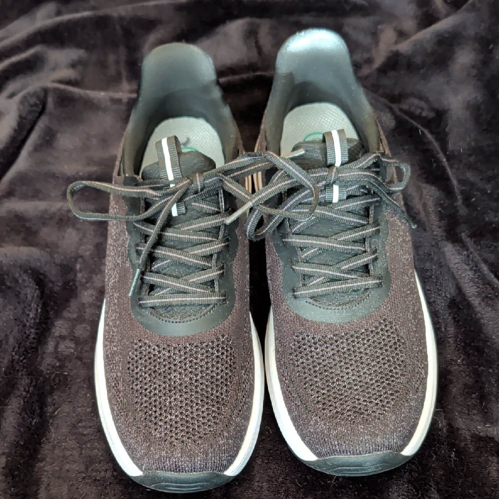 NEW Orthofeet Black Athletic Shoes